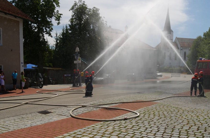 Einsatzübung der Jugendfeuerwehr - Klassischer Wasseraufbau